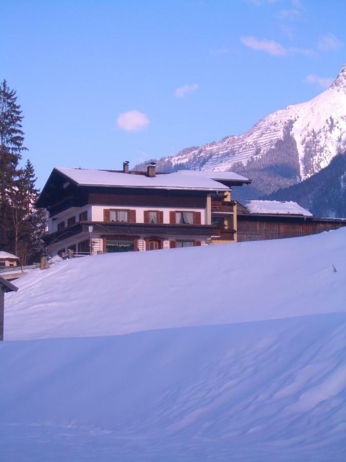 Haus Alpina Apartment Haeselgehr Exterior photo